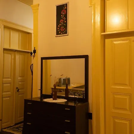 Tarihi Konagi Antikhan * Ayvalı