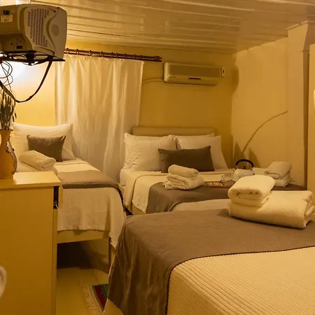 Tarihi Konagi Antikhan * Ayvalı