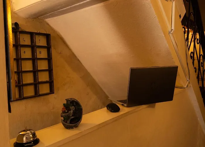 Tarihi Konagi Antikhan * Ayvalı