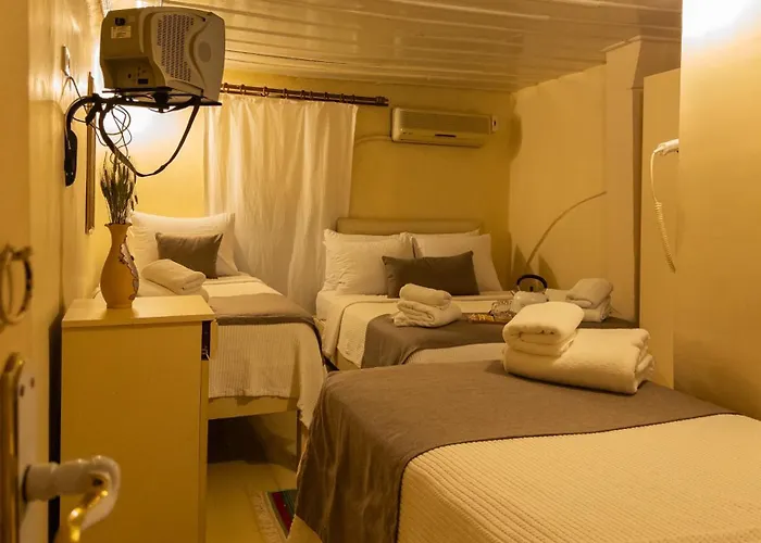 Tarihi Konagi Antikhan * Ayvalı